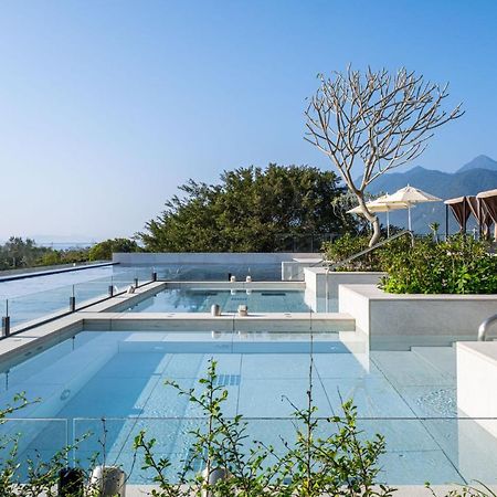 Lakeshore Hotel Hualien Taroko Shunan Esterno foto The swimming pool at the hotel