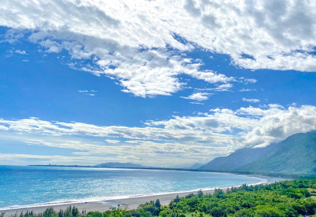 Lakeshore Hotel Hualien Taroko Shunan Esterno foto View of the bay