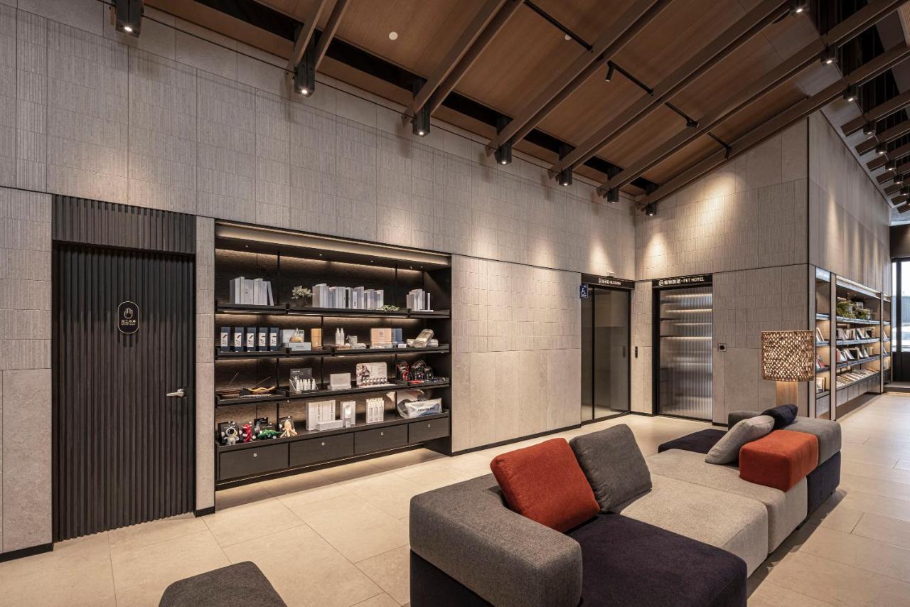 Lakeshore Hotel Hualien Taroko Shunan Esterno foto The interior of the new library